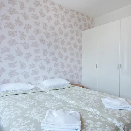 Отель Andropoff *