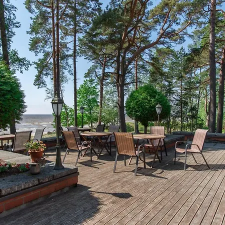 Отель Andropoff Валгеранна